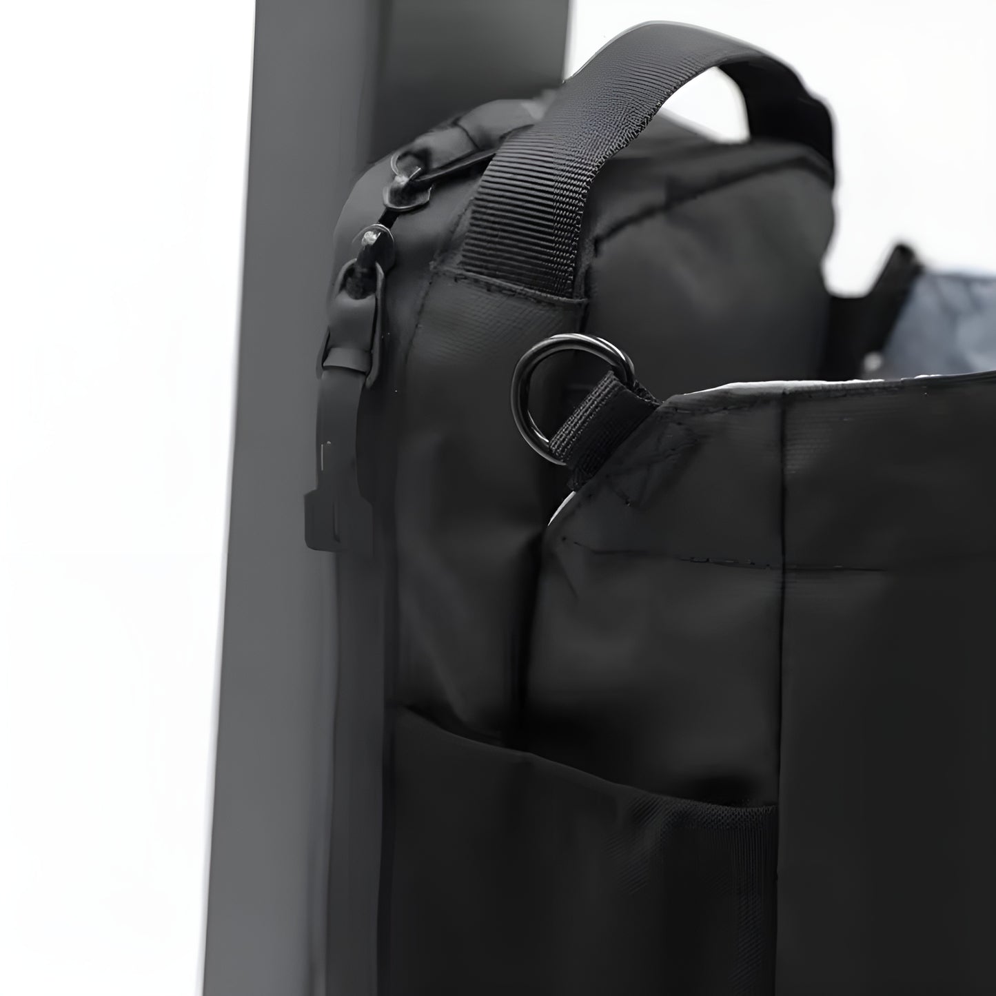 Strong Grip Magnetic Water Bottle Bag